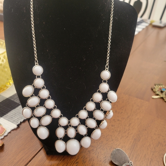 Sold Lot 7 Vintage to Costume Spring Necklace Bundle - Picture 10 of 10